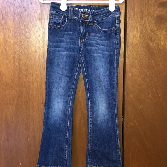 PRE-OWNED GIRLS SIZE 6 SLIM JEANS. IN EXCELLENT CONDITION. WORN ONCE. - Picture 2 of 3